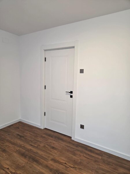 Calea Bucuresti, apartament 2 camere, parter (inalt), recent renovat,.